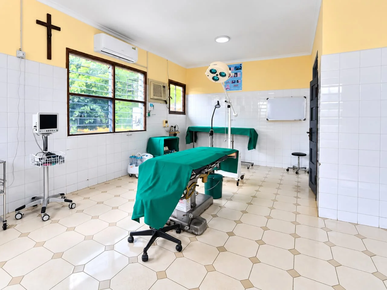 Operating table and equipment in the theatre